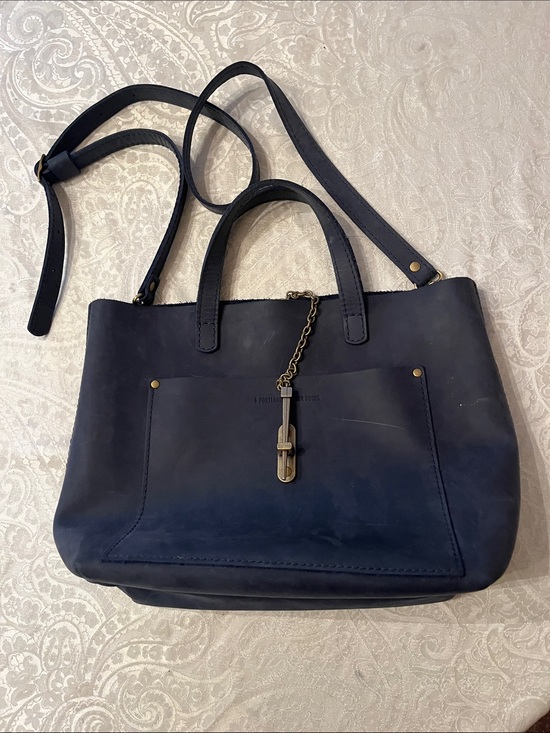 Portland Leather Handbags - Portland Leather Navy Leather Shoulder Tote with Chain Accent Closure EUC LG